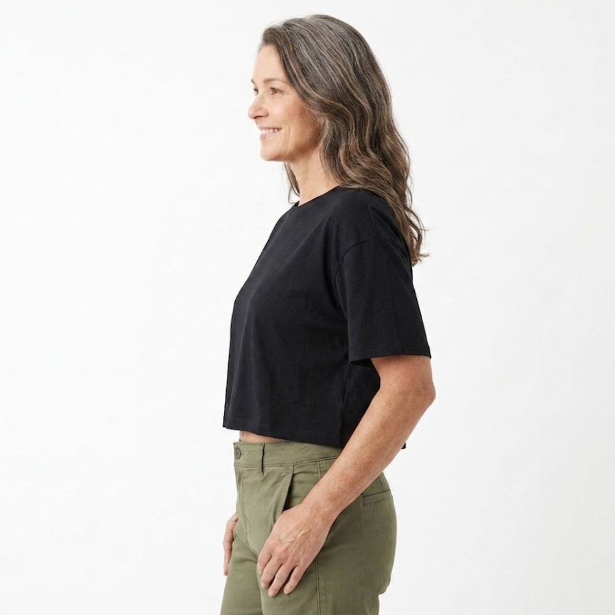 Crop top blouse for women with short sleeves and a round neck — daily