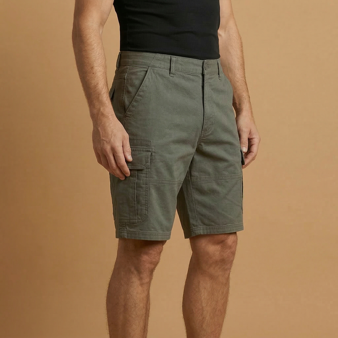 Men's cargo shorts | knee-length bermuda with flap pockets