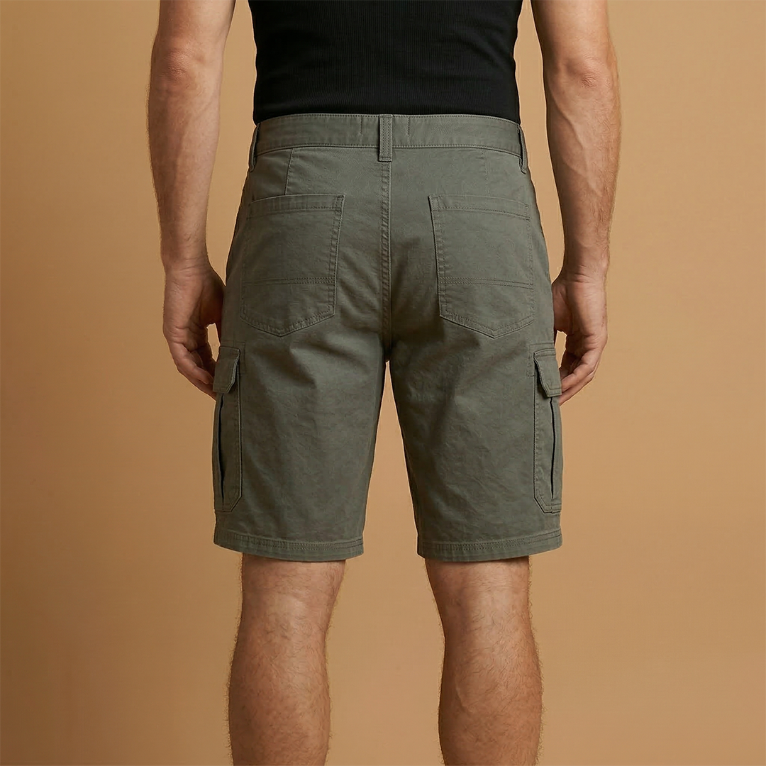 Men's cargo shorts | knee-length bermuda with flap pockets