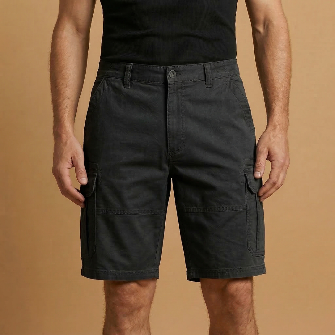 Men's cargo shorts | knee-length bermuda with flap pockets