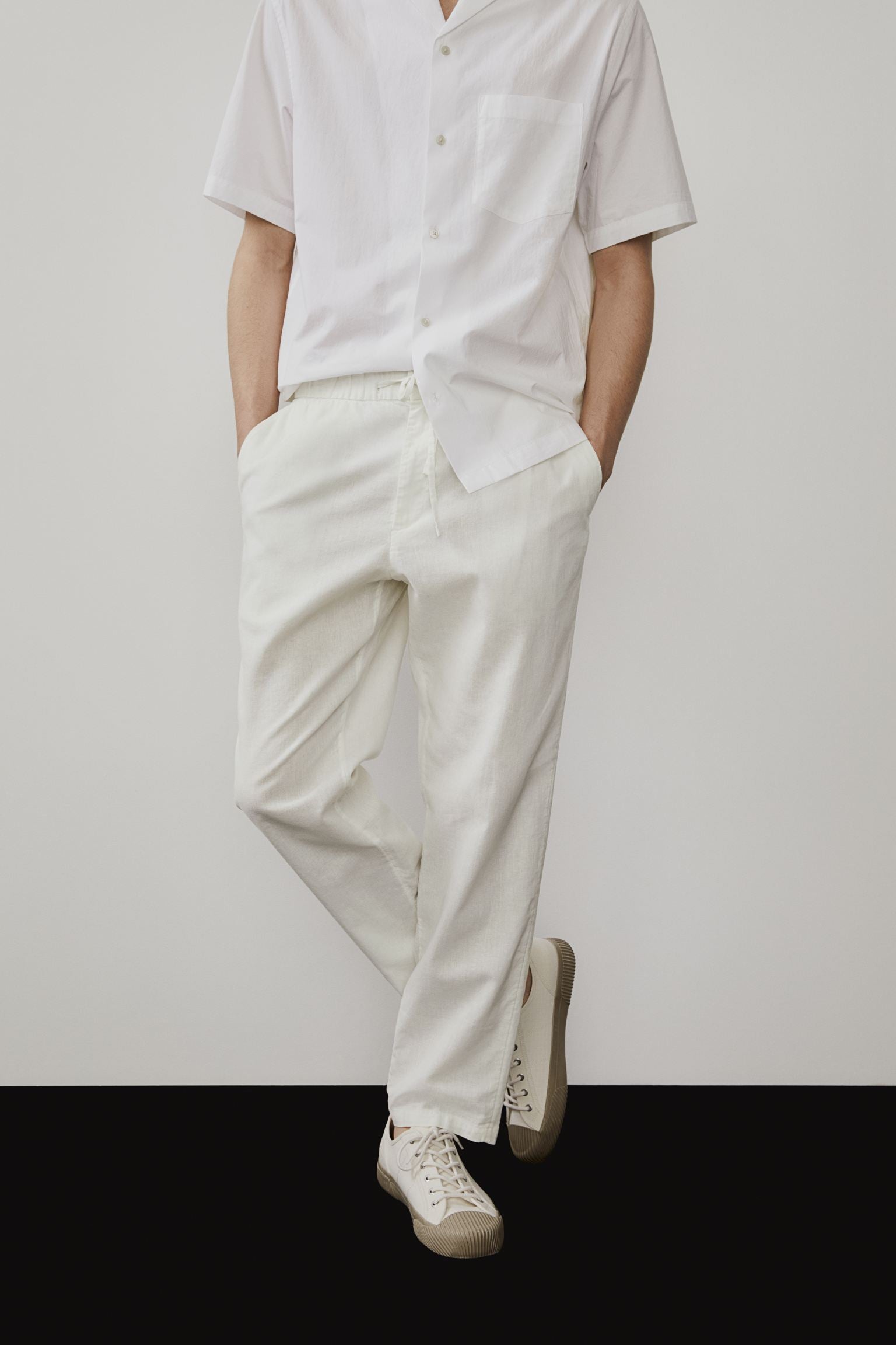 Men's Relaxed Fit Drawstring Trousers