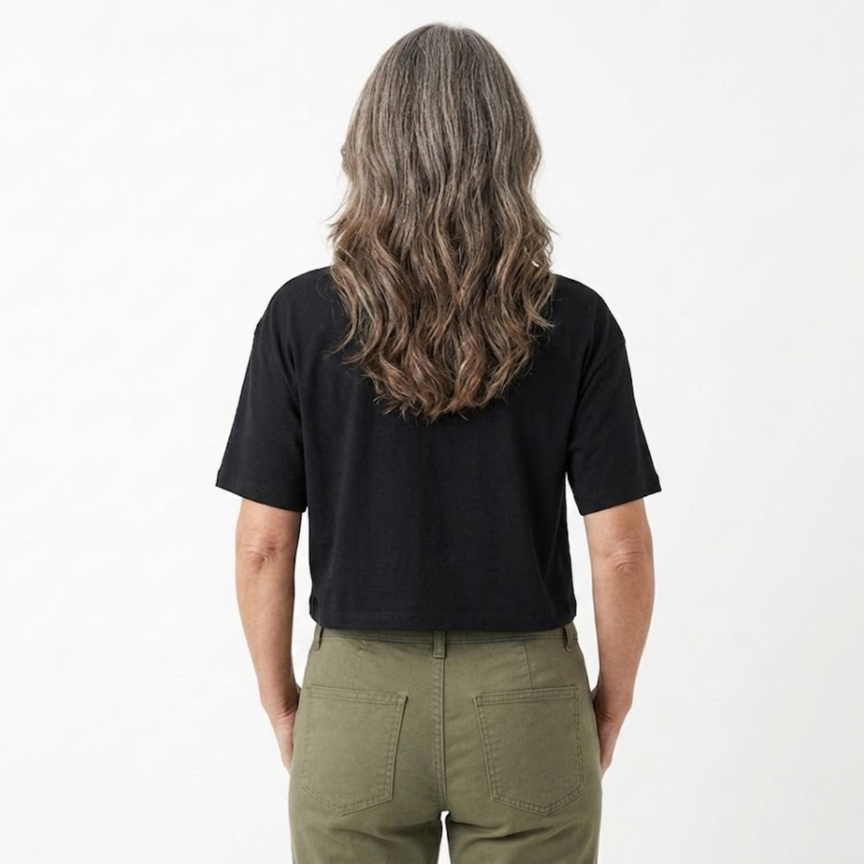 Crop top blouse for women with short sleeves and a round neck — daily
