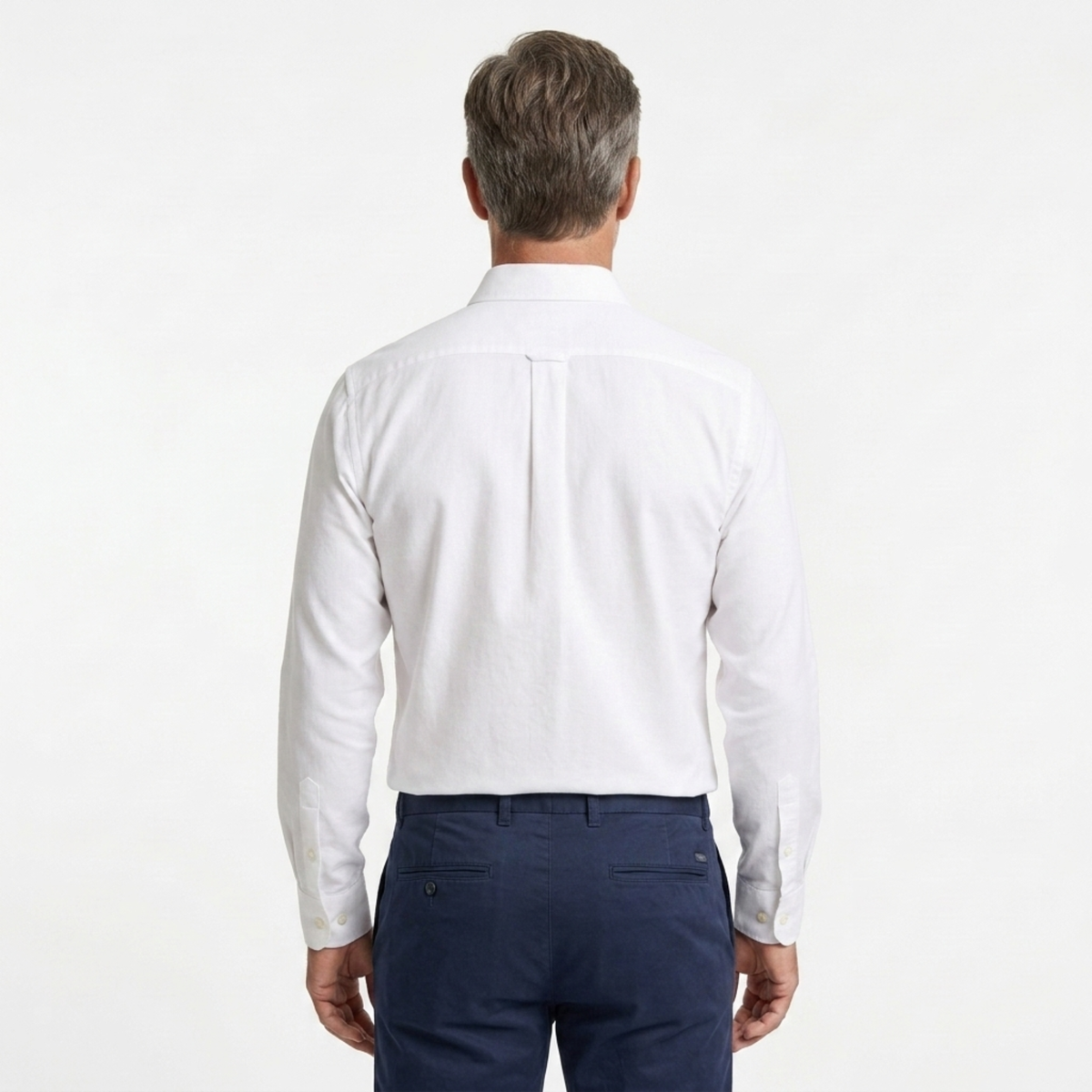 Men’s long-sleeved shirt — structured fit wrinkle-free finish — business