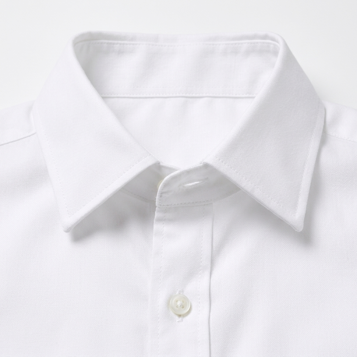 Men’s long-sleeved shirt — structured fit wrinkle-free finish — business