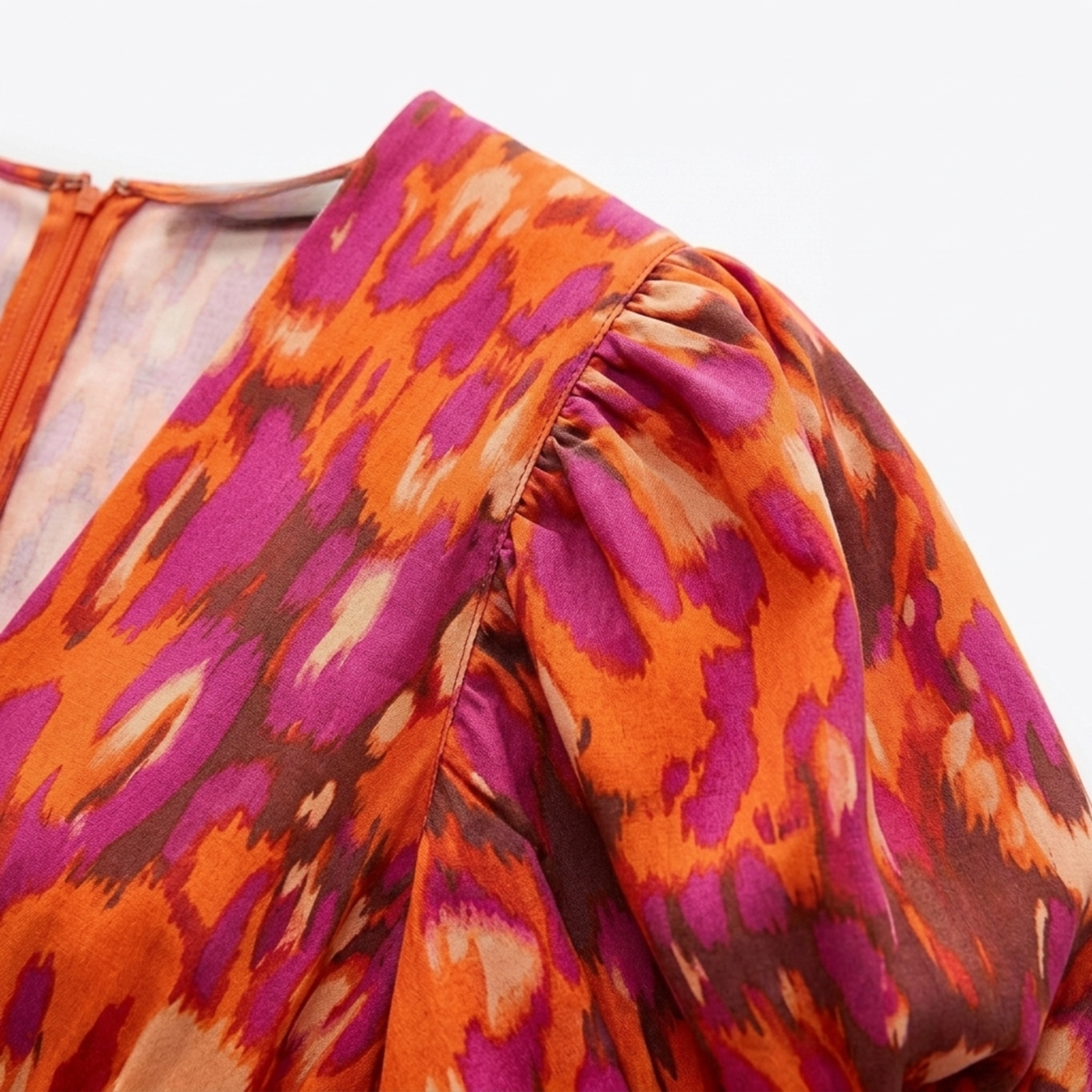 Women's evening dress — v-neck and puff sleeves — soirée