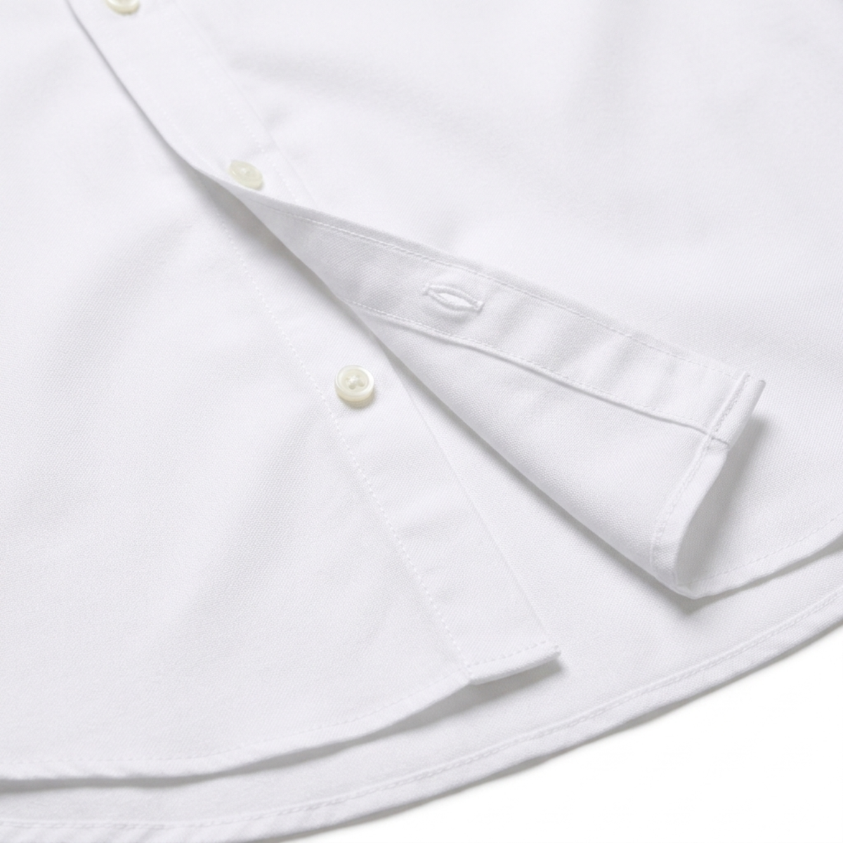 Men’s long-sleeved shirt — structured fit wrinkle-free finish — business