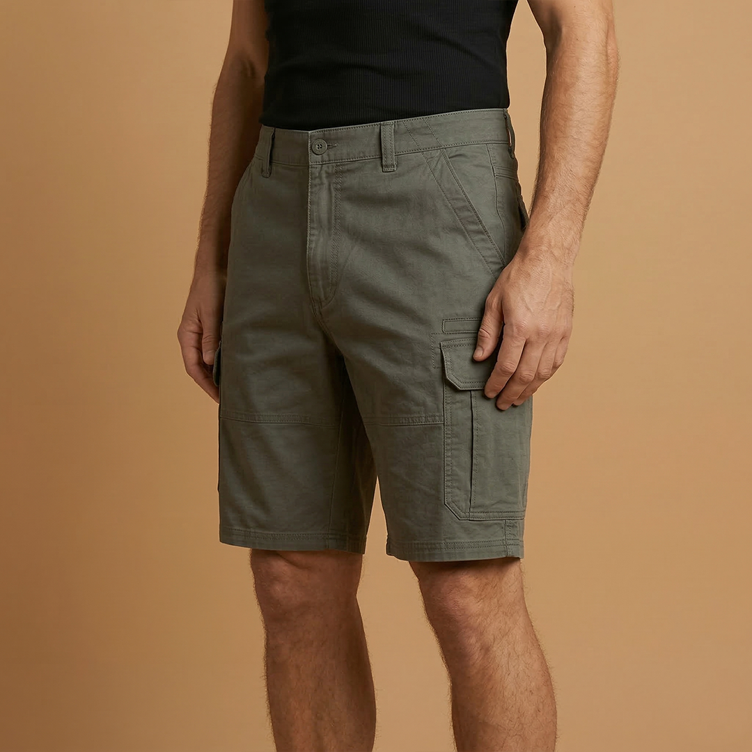 Men's cargo shorts | knee-length bermuda with flap pockets