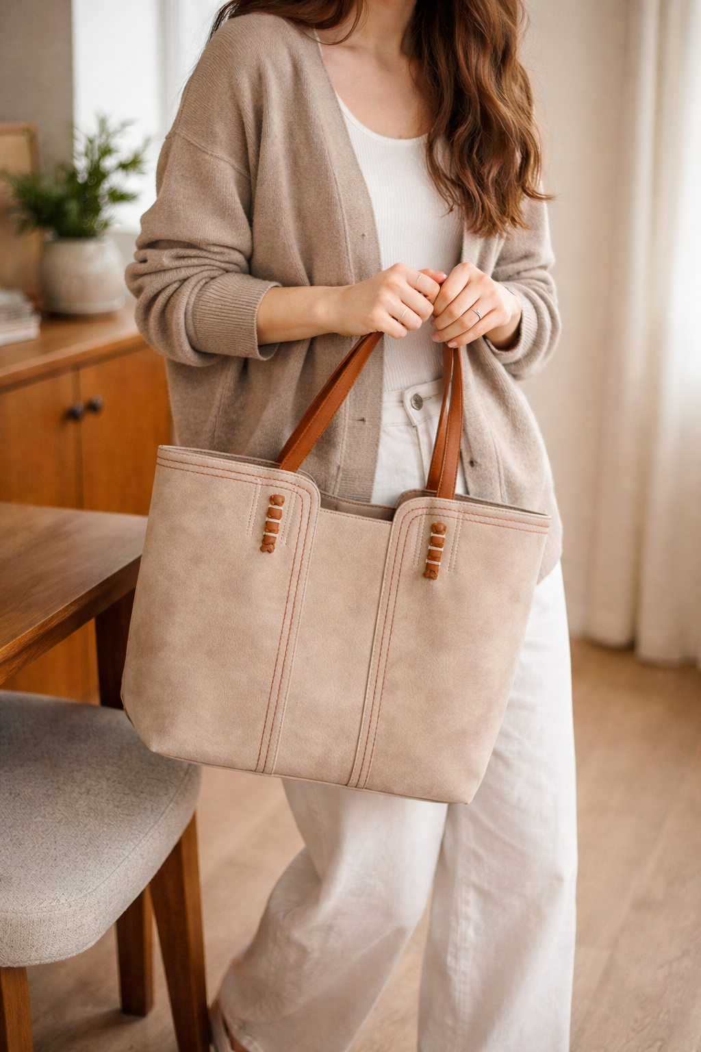 Women's tote bag structured silhouette soft