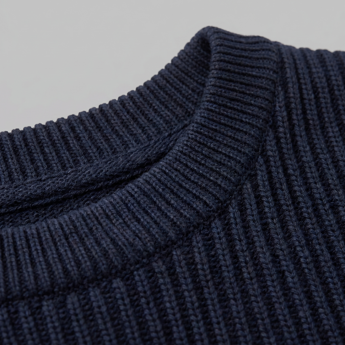 Men's Ribbed Knit Crew Neck